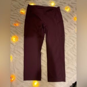 Like new purple Lululemon leggings crop purple size 8